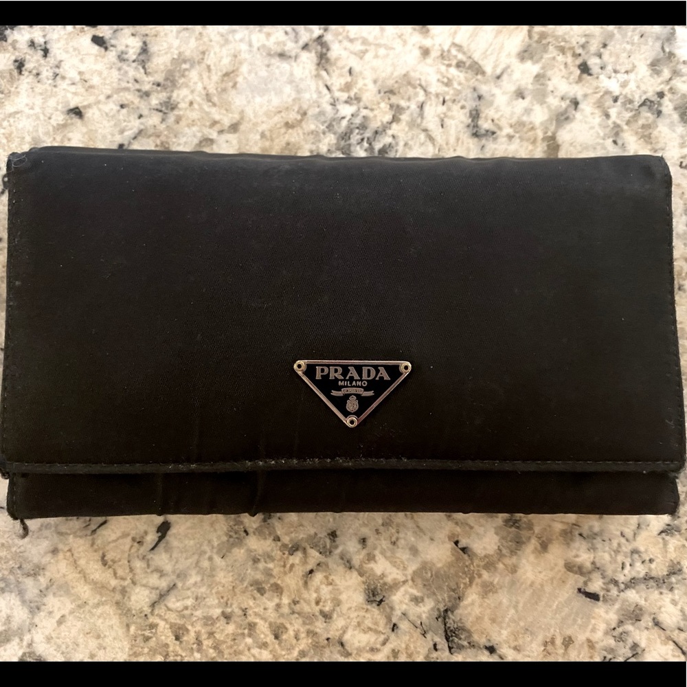 Classic PRADA billfold